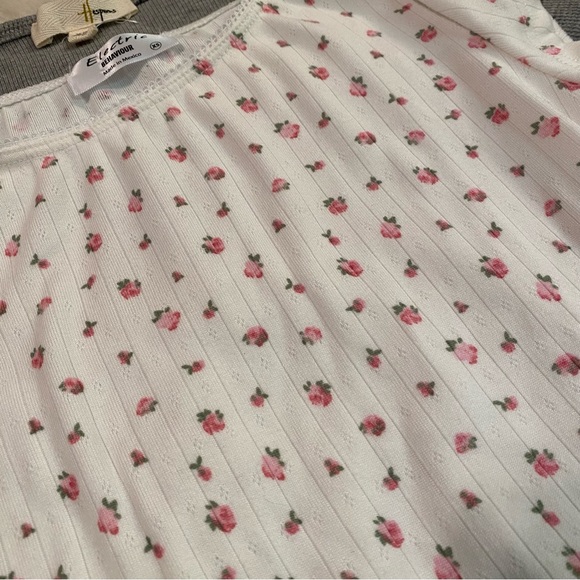 Floral Short Sleeve Fitted Tee Bundle - Picture 3 of 6